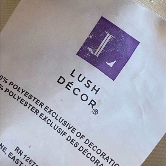 4 Pairs of Curtains - Picture 4 of 5